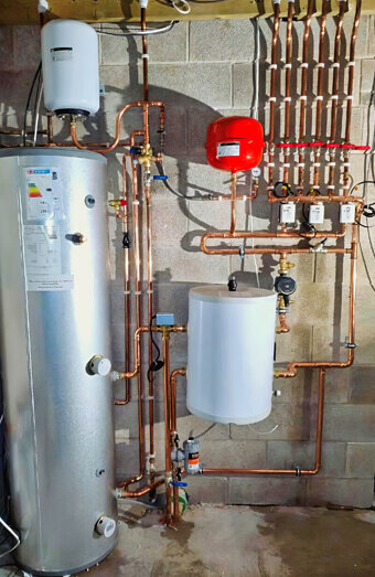https://plumberinbelmont.com.au/uploads/2025/06/commercial-plumbing-915367.jpg