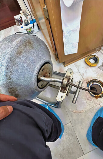 https://plumberinbelmont.com.au/uploads/2025/06/emergency-plumbing-877321.jpg
