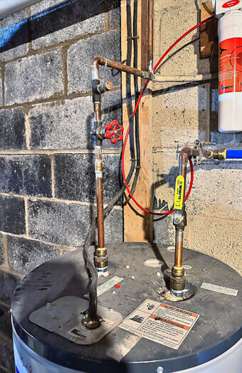 https://plumberinbelmont.com.au/uploads/2025/06/hot-water-876058.jpg